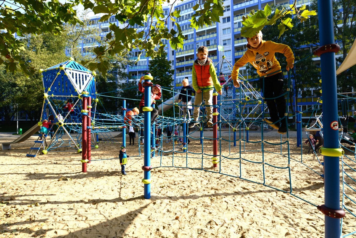 Niedrigseilgarten, Kletterlandschaft – Berliner Seilfabrik – Spielgeräte fürs Leben